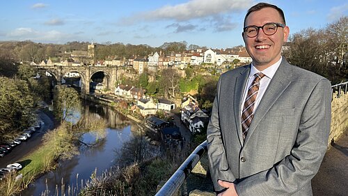 Tom Gordon overlooking Knaresborough Viaduct