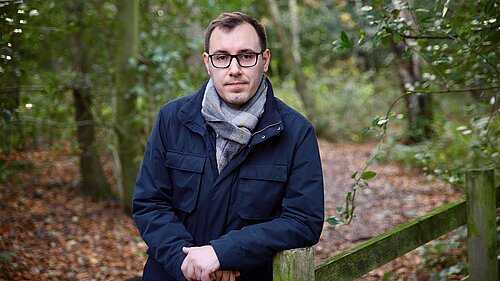 Tom Gordon stood in the woods